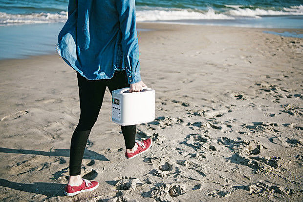 portable source，General image，outdoor activities，high-capacity，Solar charging，