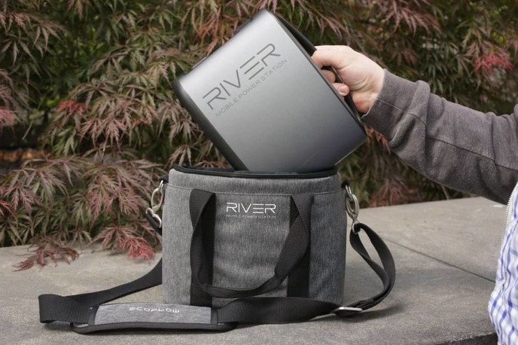 portable source，General image，outdoor activities，high-capacity，Solar charging，