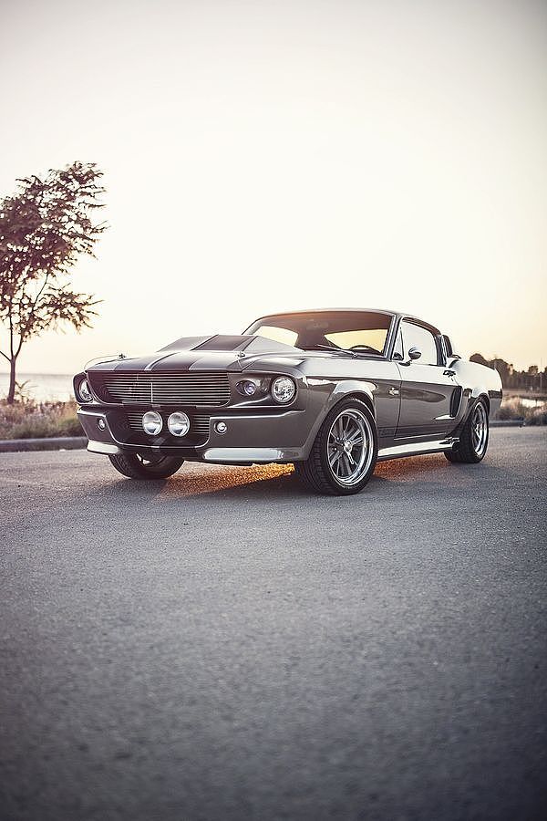 Retro style，vehicle，Automobile design，