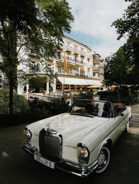 Retro style，vehicle，Automobile design，