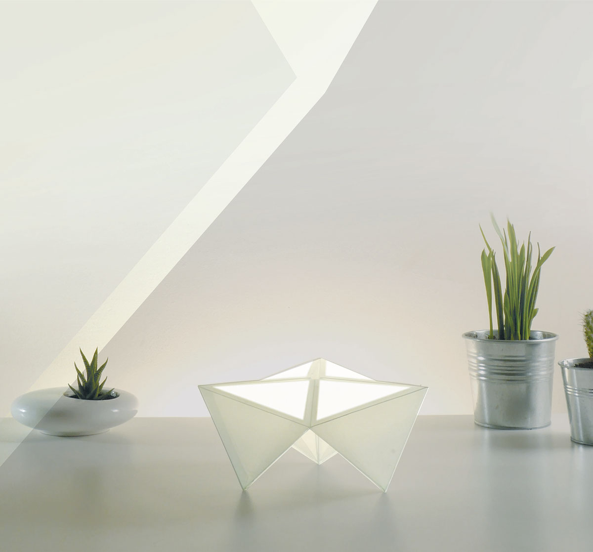 personality，Desk lamp，lamps and lanterns，hexahedron，Household products，industrial design，