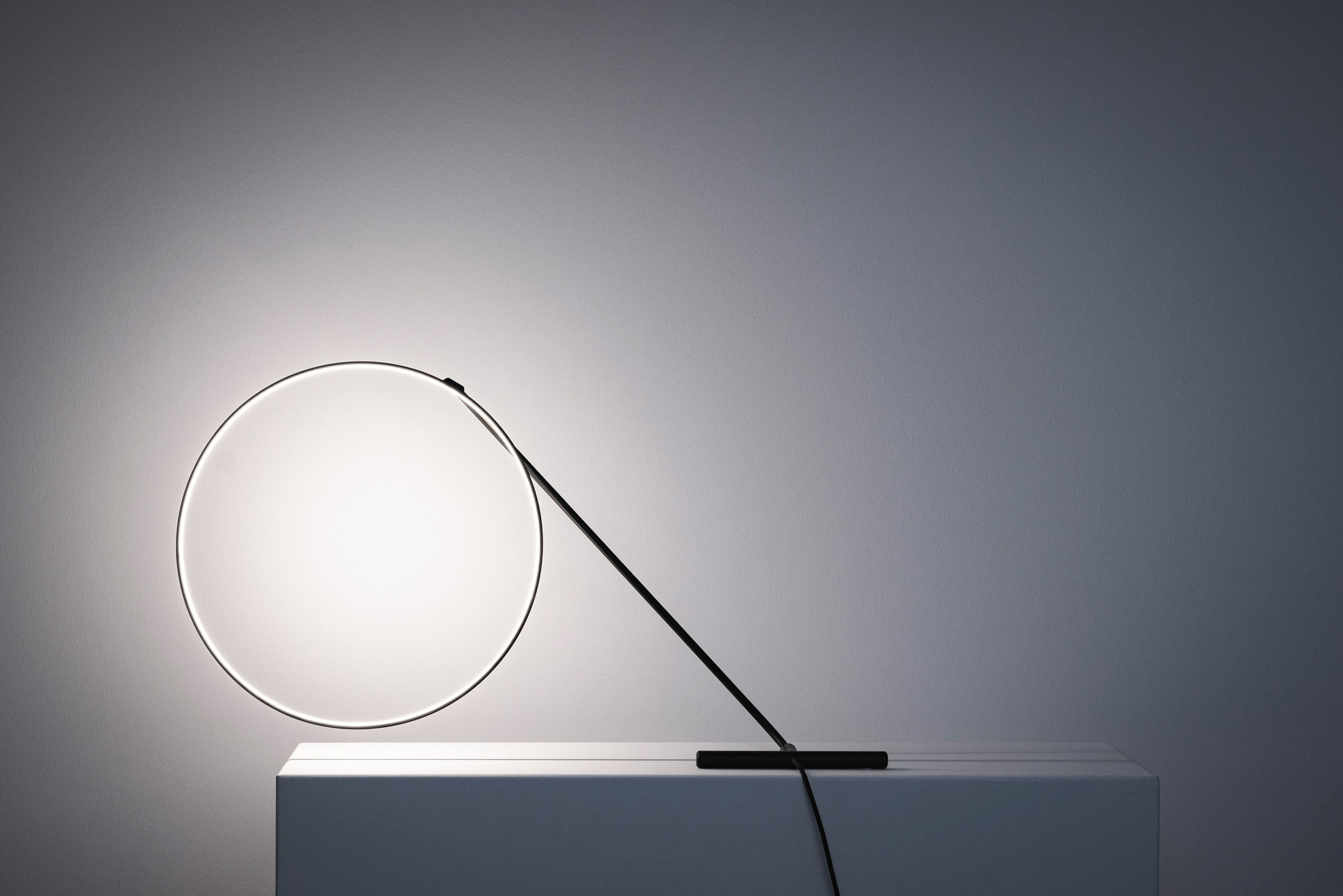 Poise，ring light，Minimalist design ，lighting，