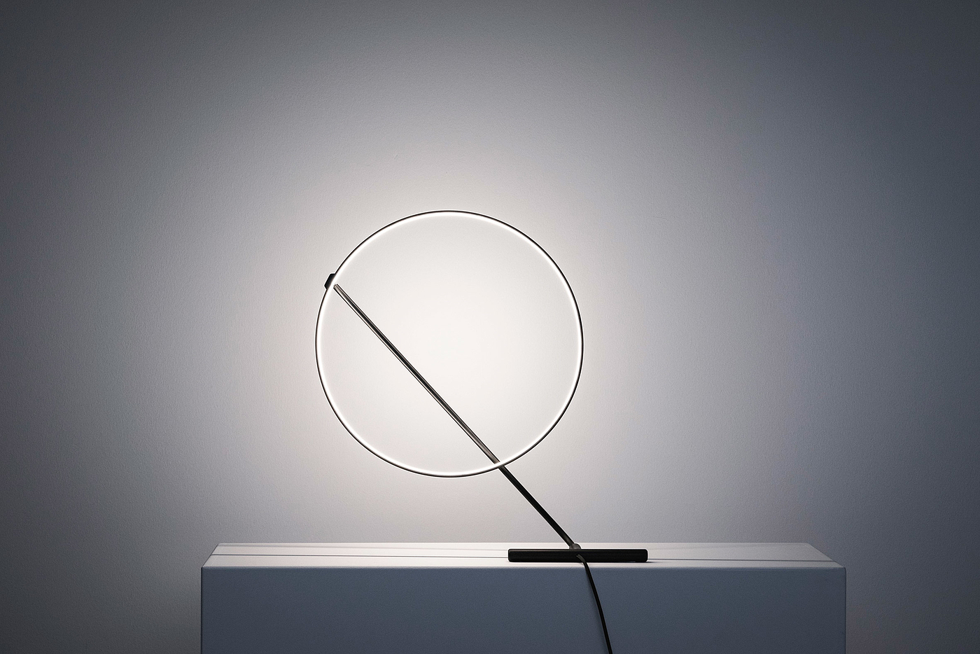 Poise，ring light，Minimalist design ，lighting，