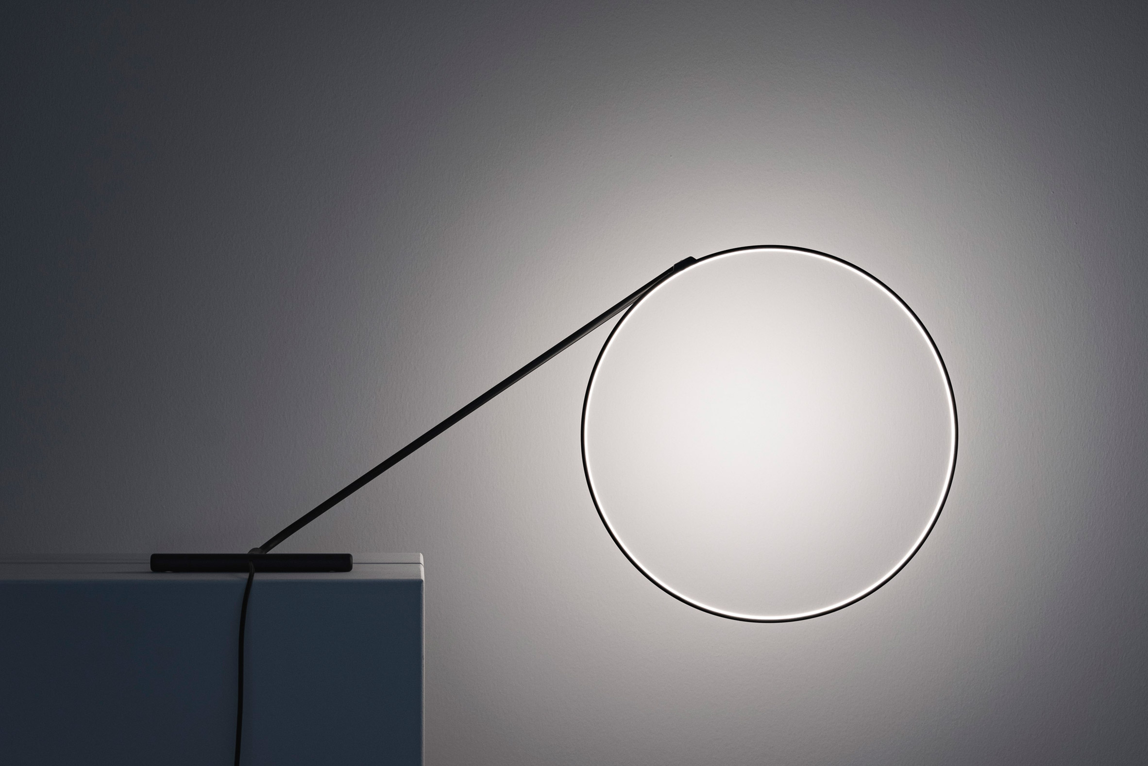 Poise，ring light，Minimalist design ，lighting，