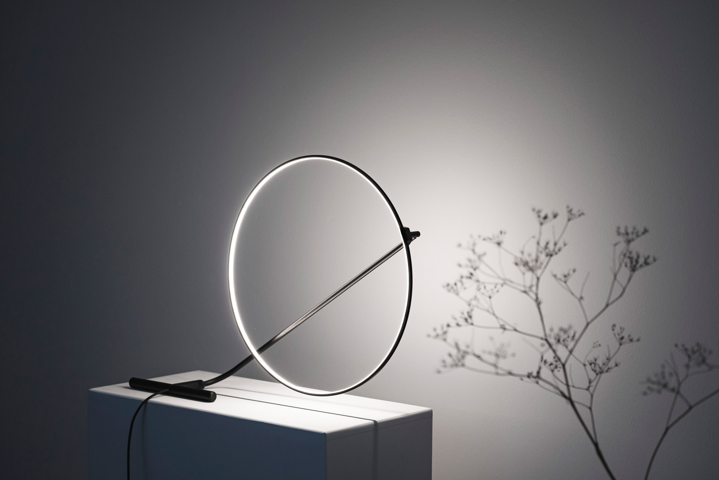 Poise，ring light，Minimalist design ，lighting，