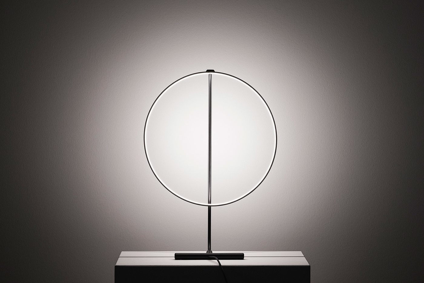 Poise，ring light，Minimalist design ，lighting，