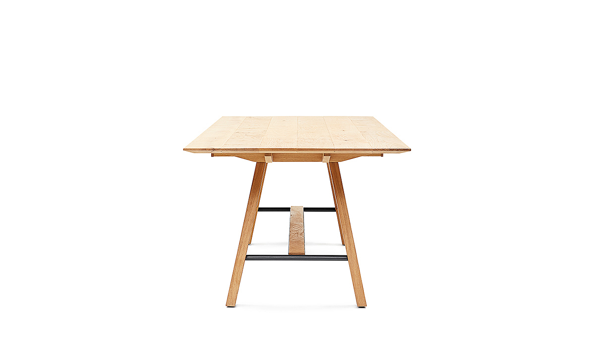 pretty，oak，solid wood，furniture design ，Table，industrial design，