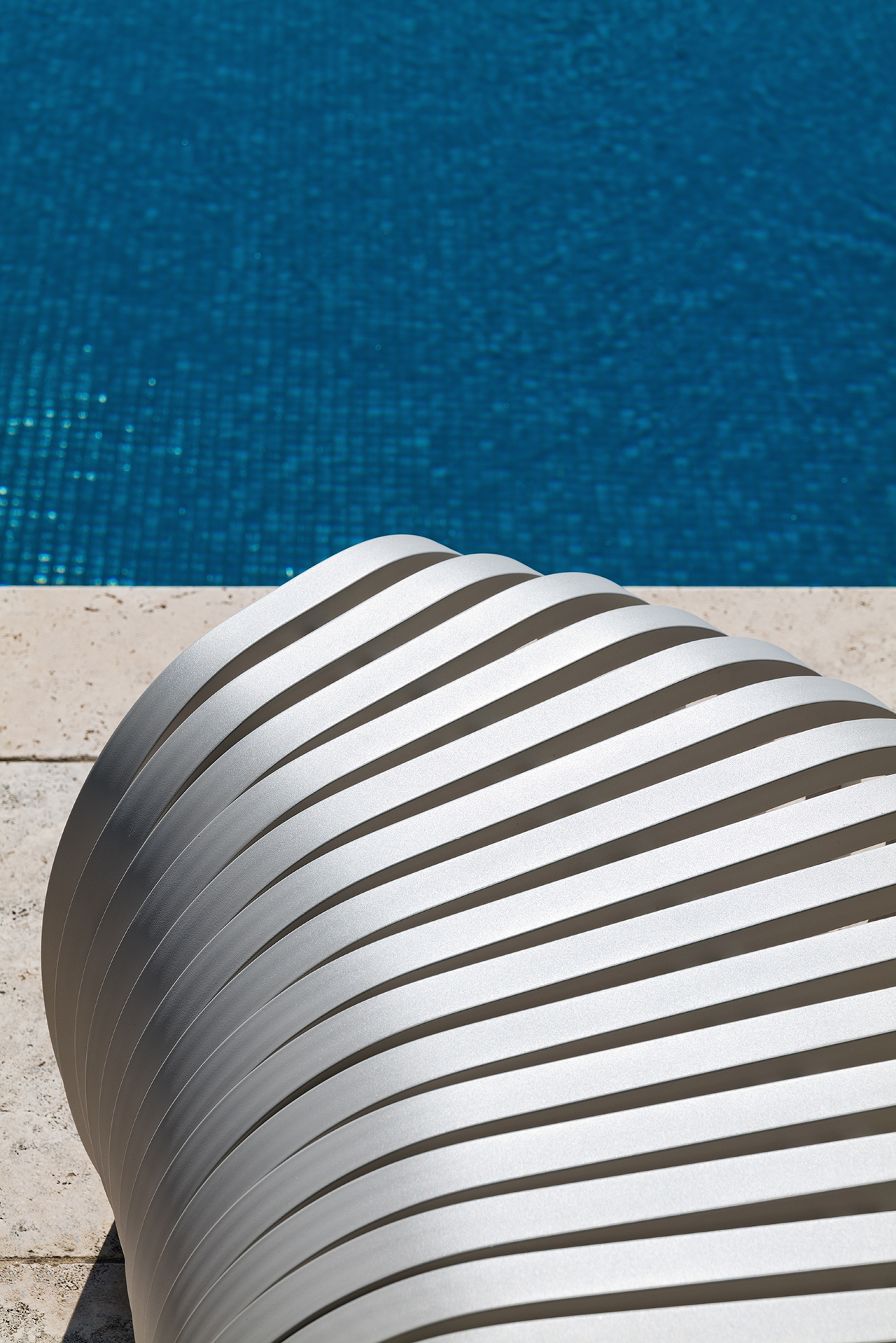 stool，spareribs，portability，deformation，