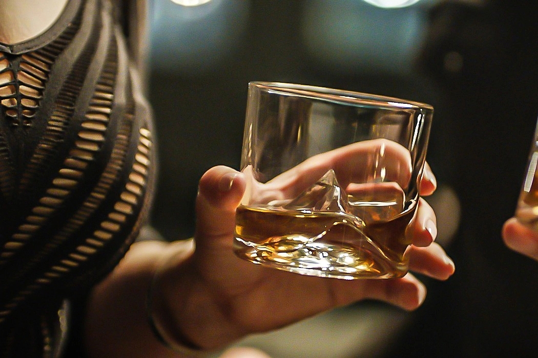 Wine Glass，Mount Everest，Whisky，Measuring cup，