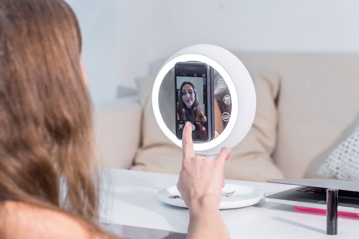 General image，Magic mirror，intelligence，multi-function，Soft light，