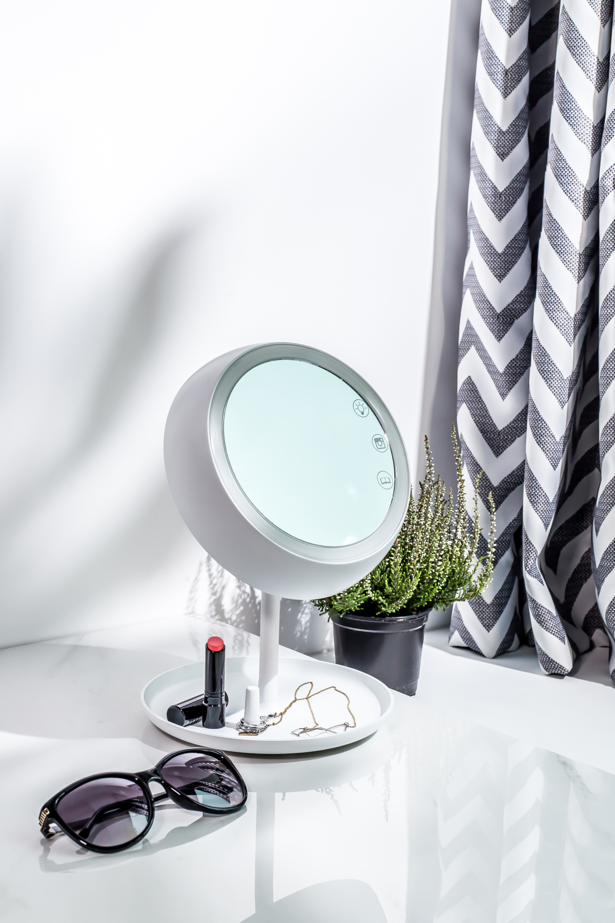 General image，Magic mirror，intelligence，multi-function，Soft light，