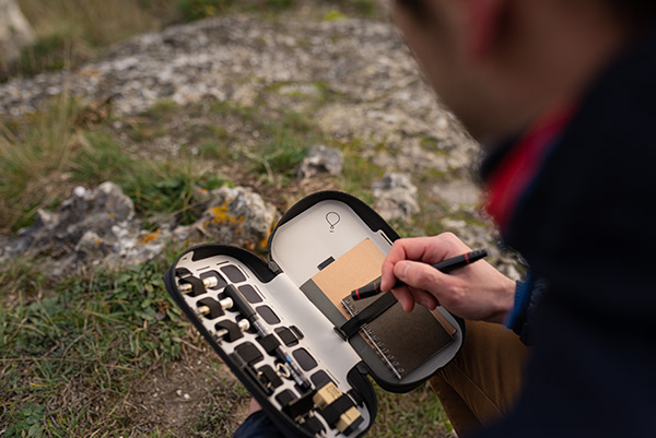 File & Fog，Receive，fashion，travel，knapsack，