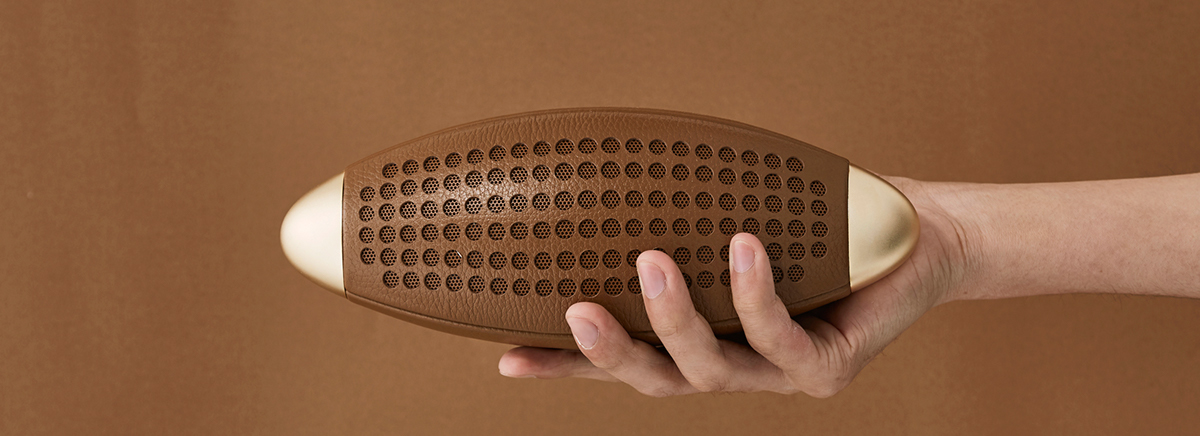 industrial design，Good simple geometry，Creative design，Sports speaker，Football sound，Bluetooth Speaker ，