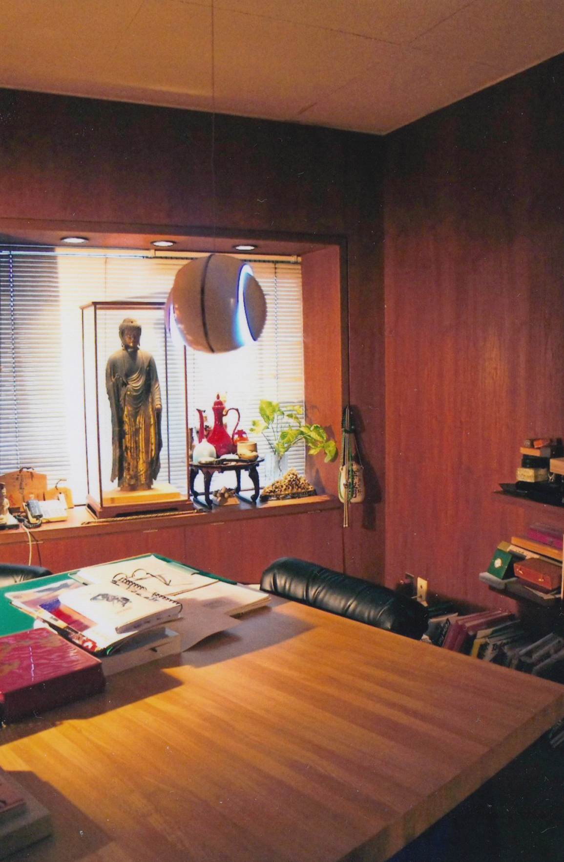 red dot，award-winning work，atmosphere，solar eclipse，lamps and lanterns，Japan，