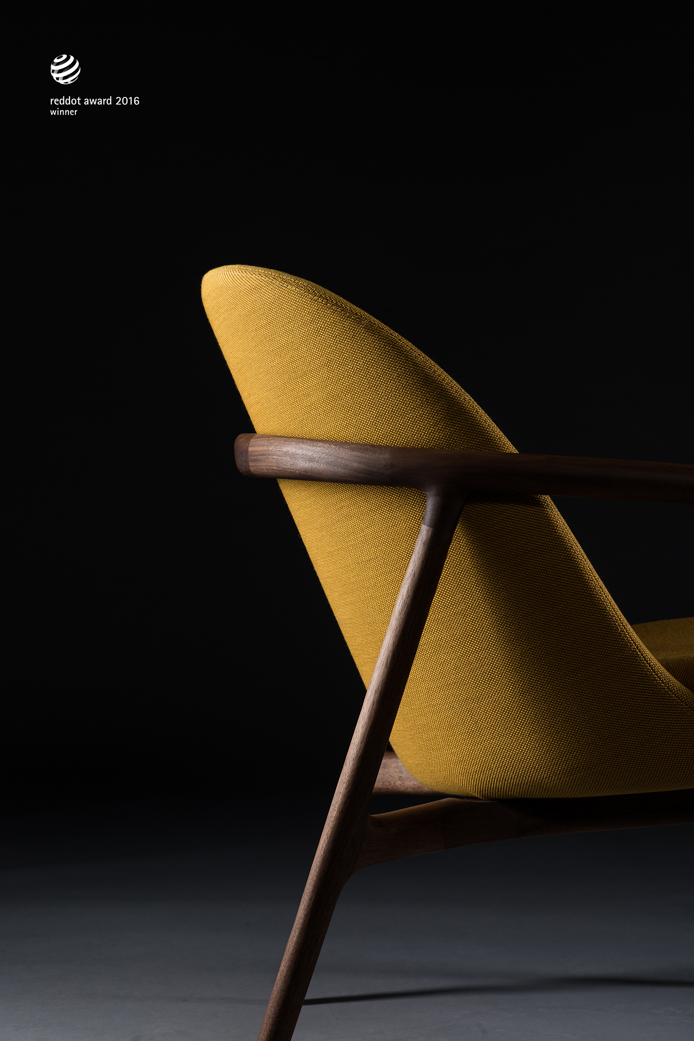 Red dot ，snow，furniture design ，Armchair，chair，