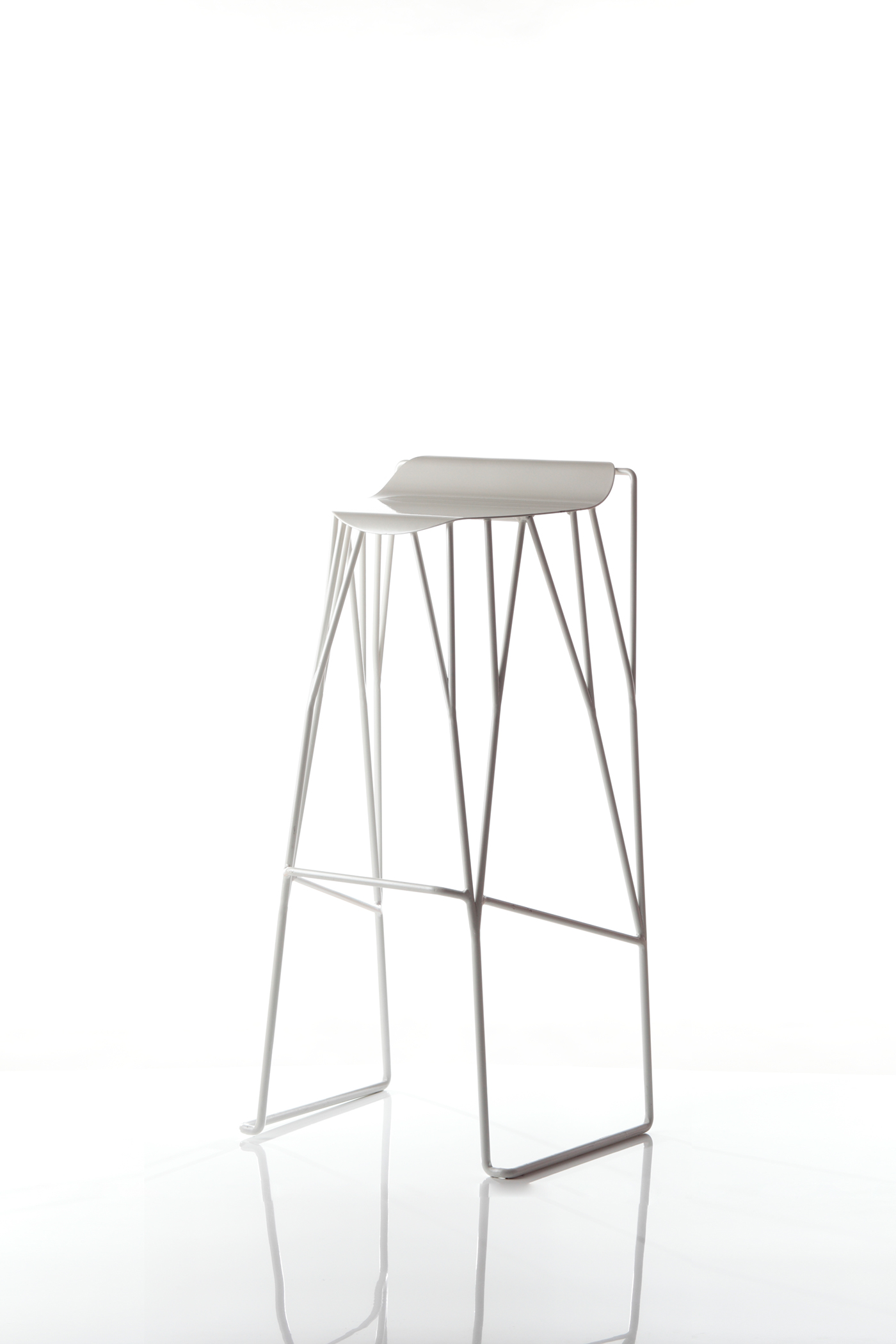 branch，Table，quiet，natural，Three feet，