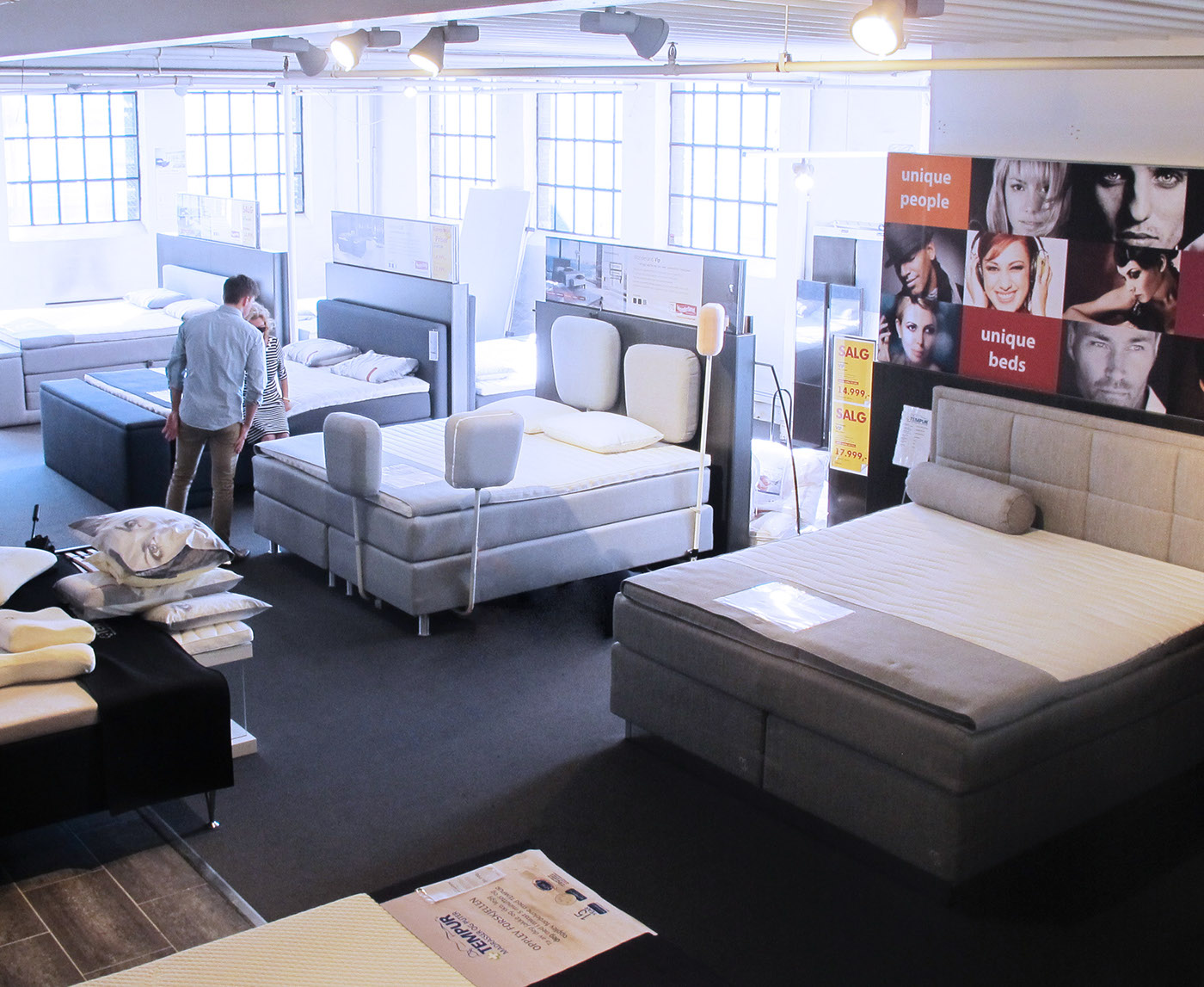 Bed，Headboard，Key elements，Family Party，furniture design ，