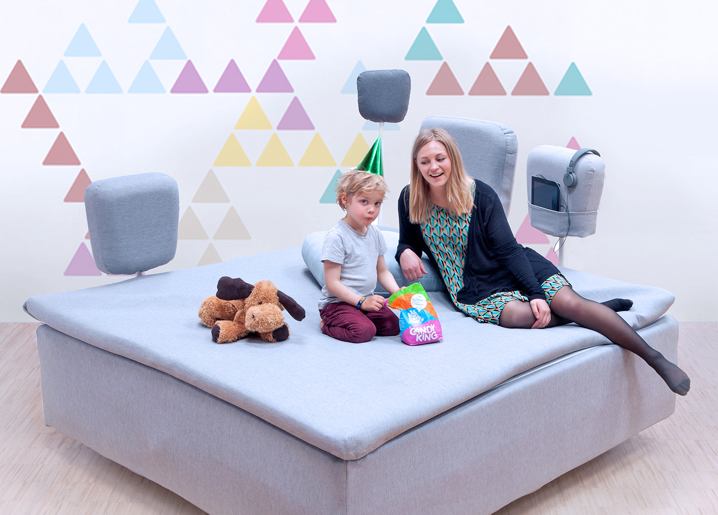 Bed，Headboard，Key elements，Family Party，furniture design ，