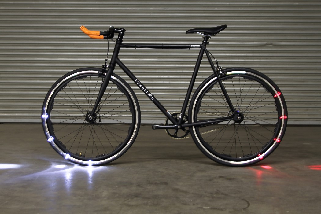 Bicycle，Wheel with LED lamp，Front and rear lamps，Night riding，