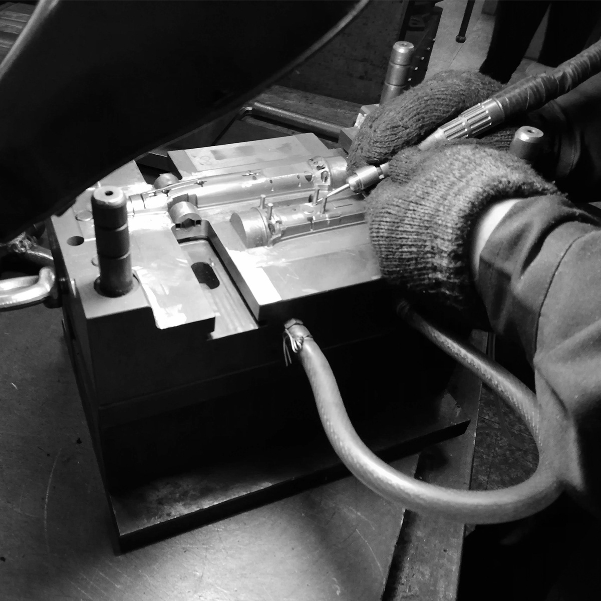 Hair straightener，Q.5265，hair straightener，ceramic coating ，cosmetology，