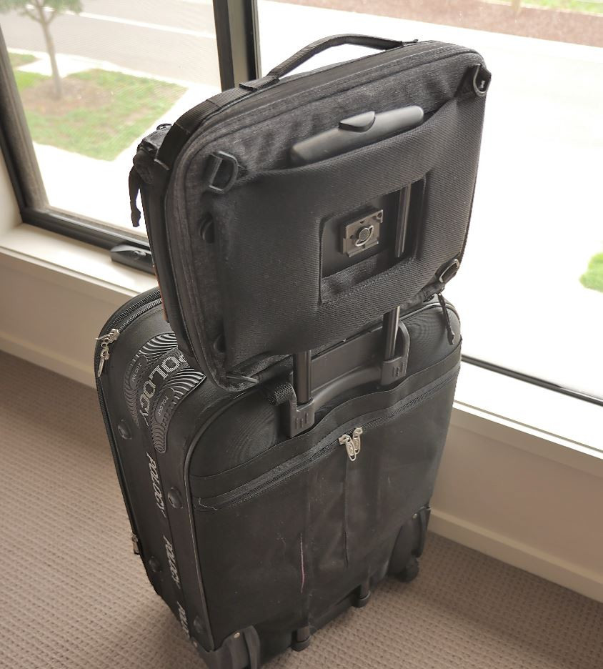 pretty，knapsack，handbag，batch production，Luggage design，