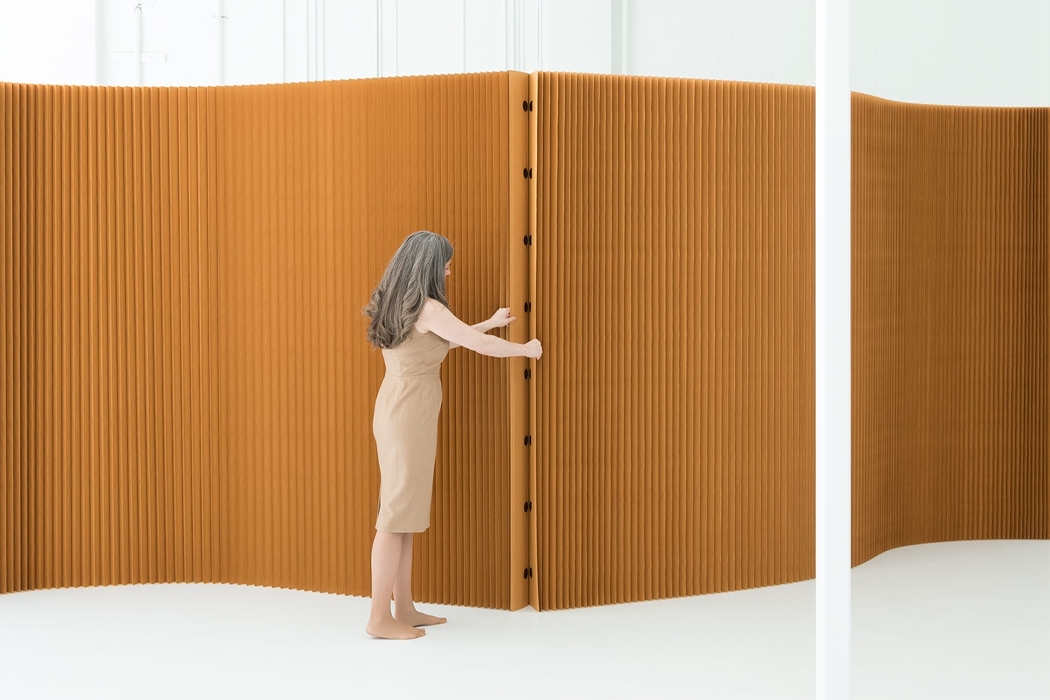 partition，fold，wooden ，