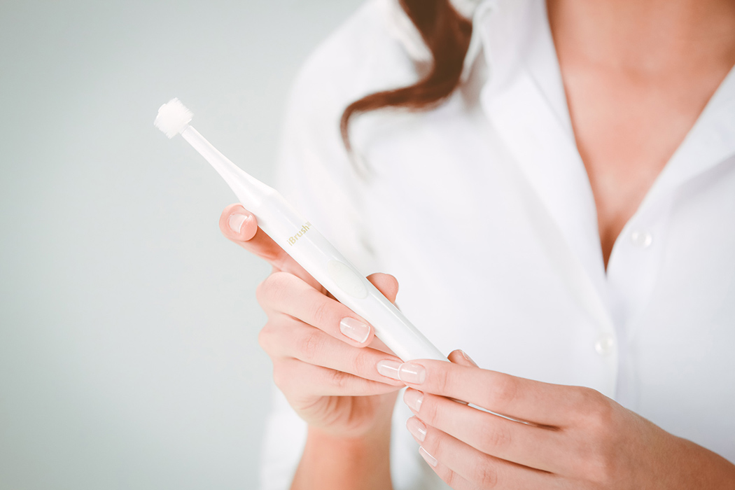 gingiva protection ，Double brush head，toothbrush，Electric，