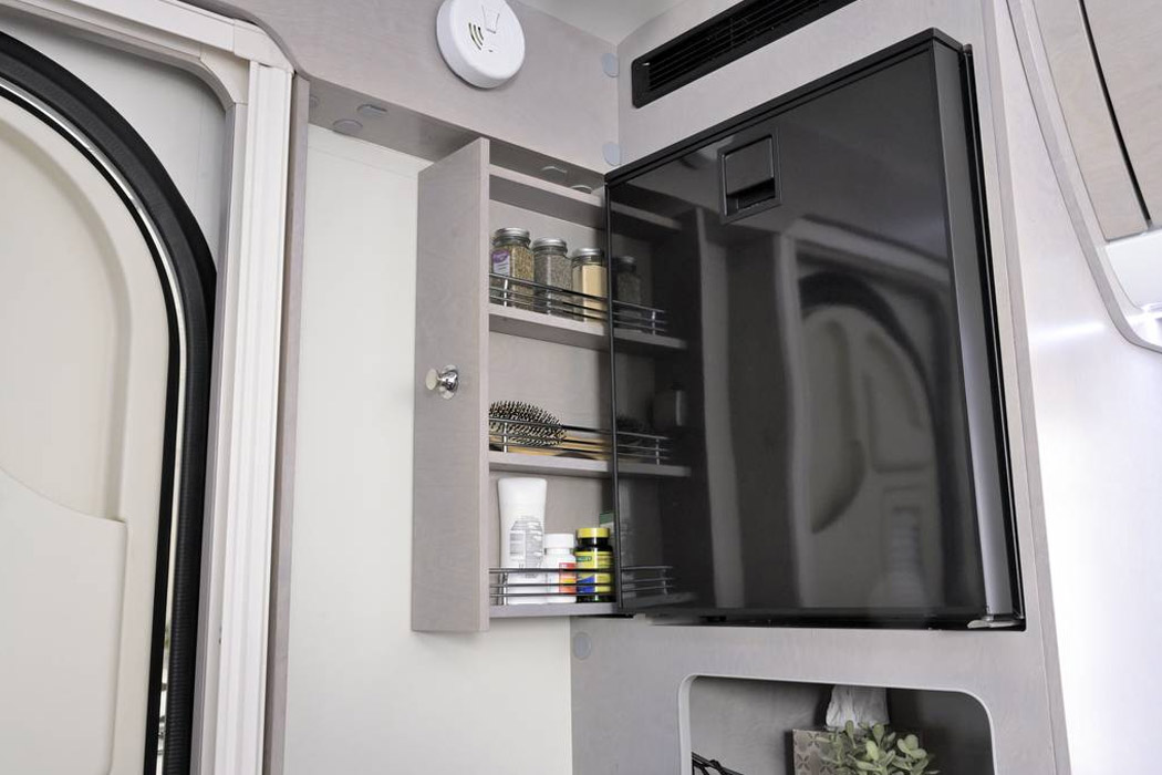 Cirrus 620，truck，Campervan，