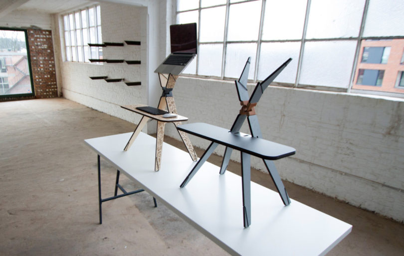 Apple Computer，Bracket，wooden ，notebook，fold，