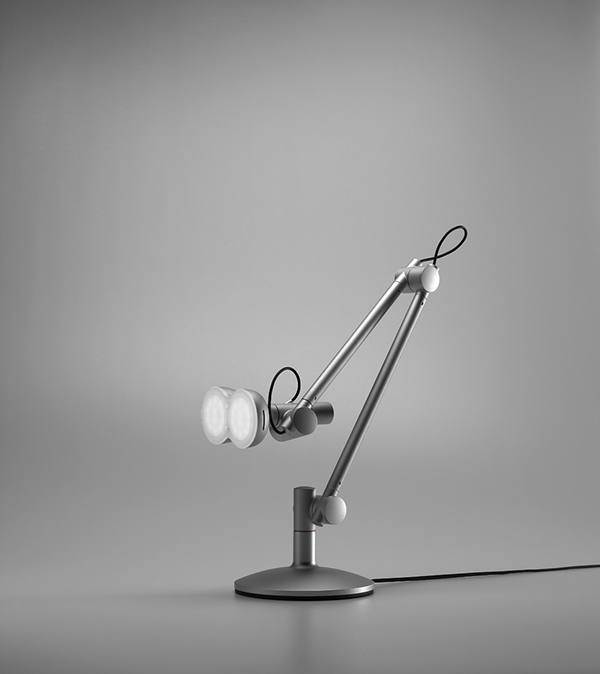 Non high tech，Humanoid robot，inspiration，Lobot table lamp，
