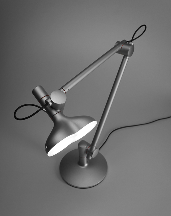 Non high tech，Humanoid robot，inspiration，Lobot table lamp，