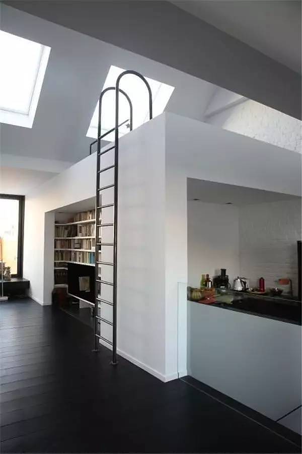 Interior design，Attic stairs，Space utilization，Material matching，