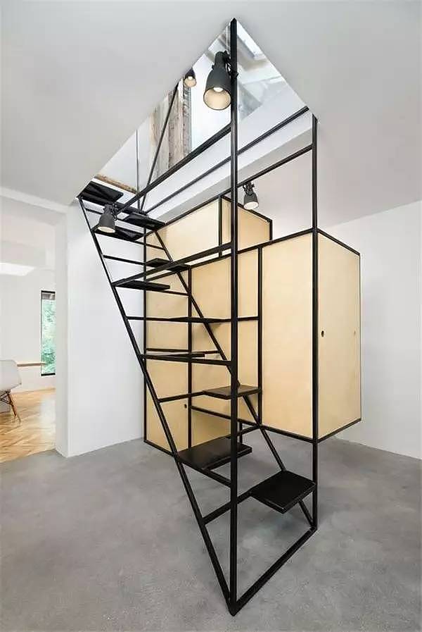 Interior design，Attic stairs，Space utilization，Material matching，