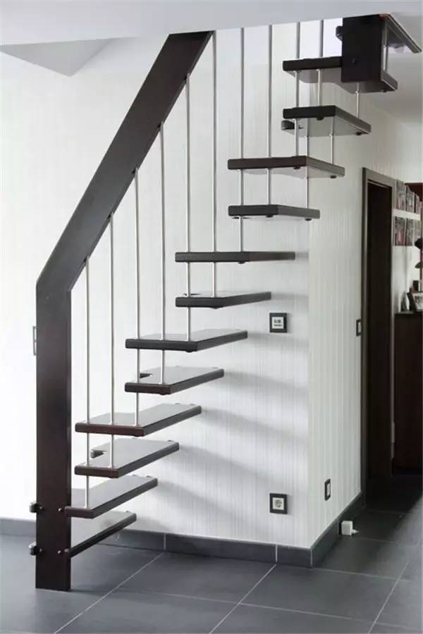 Interior design，Attic stairs，Space utilization，Material matching，