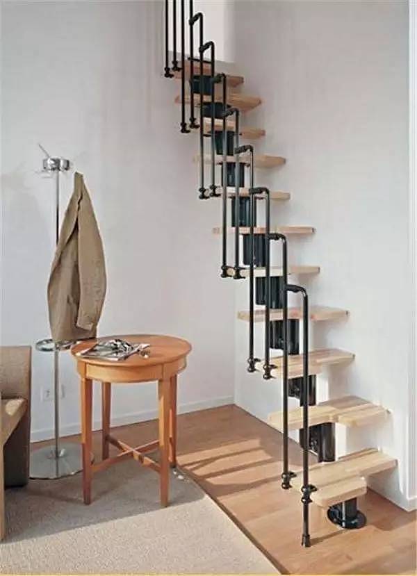 Interior design，Attic stairs，Space utilization，Material matching，