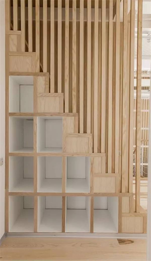 Interior design，Attic stairs，Space utilization，Material matching，