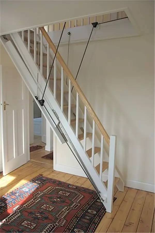 Interior design，Attic stairs，Space utilization，Material matching，