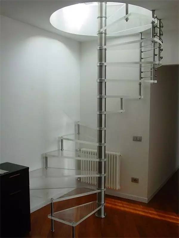 Interior design，Attic stairs，Space utilization，Material matching，