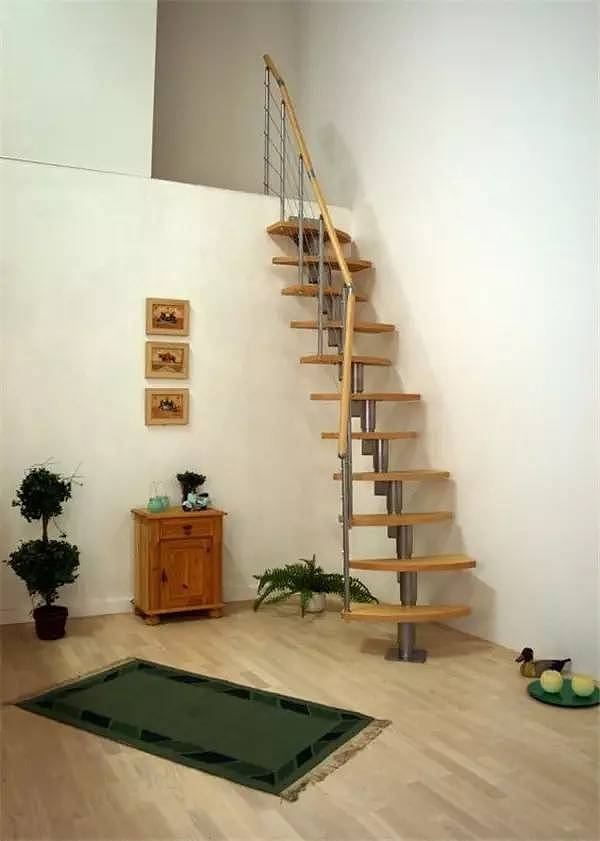 Interior design，Attic stairs，Space utilization，Material matching，
