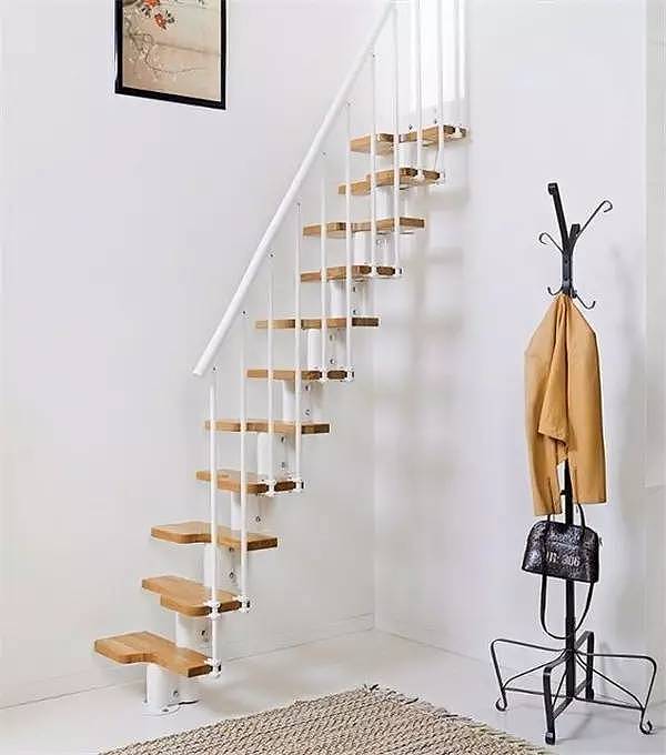 Interior design，Attic stairs，Space utilization，Material matching，