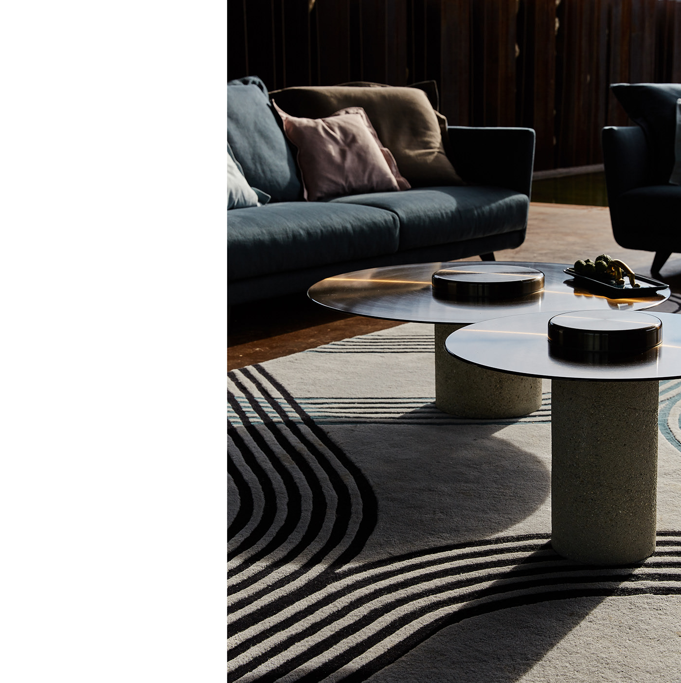 High foot table，tea table，circular，