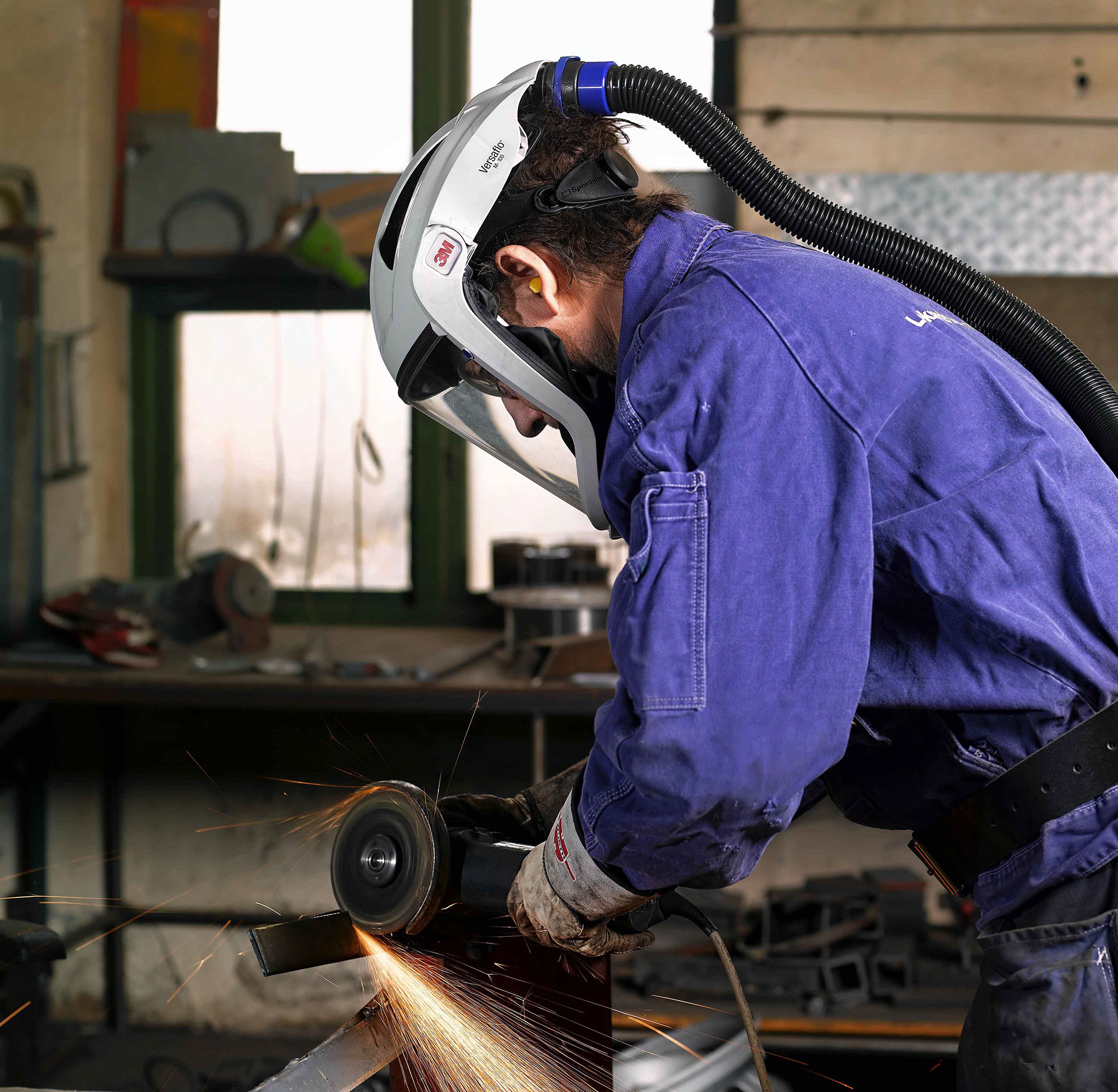 Red dot ，award-winning work，3M brand，Transparent tool helmet，