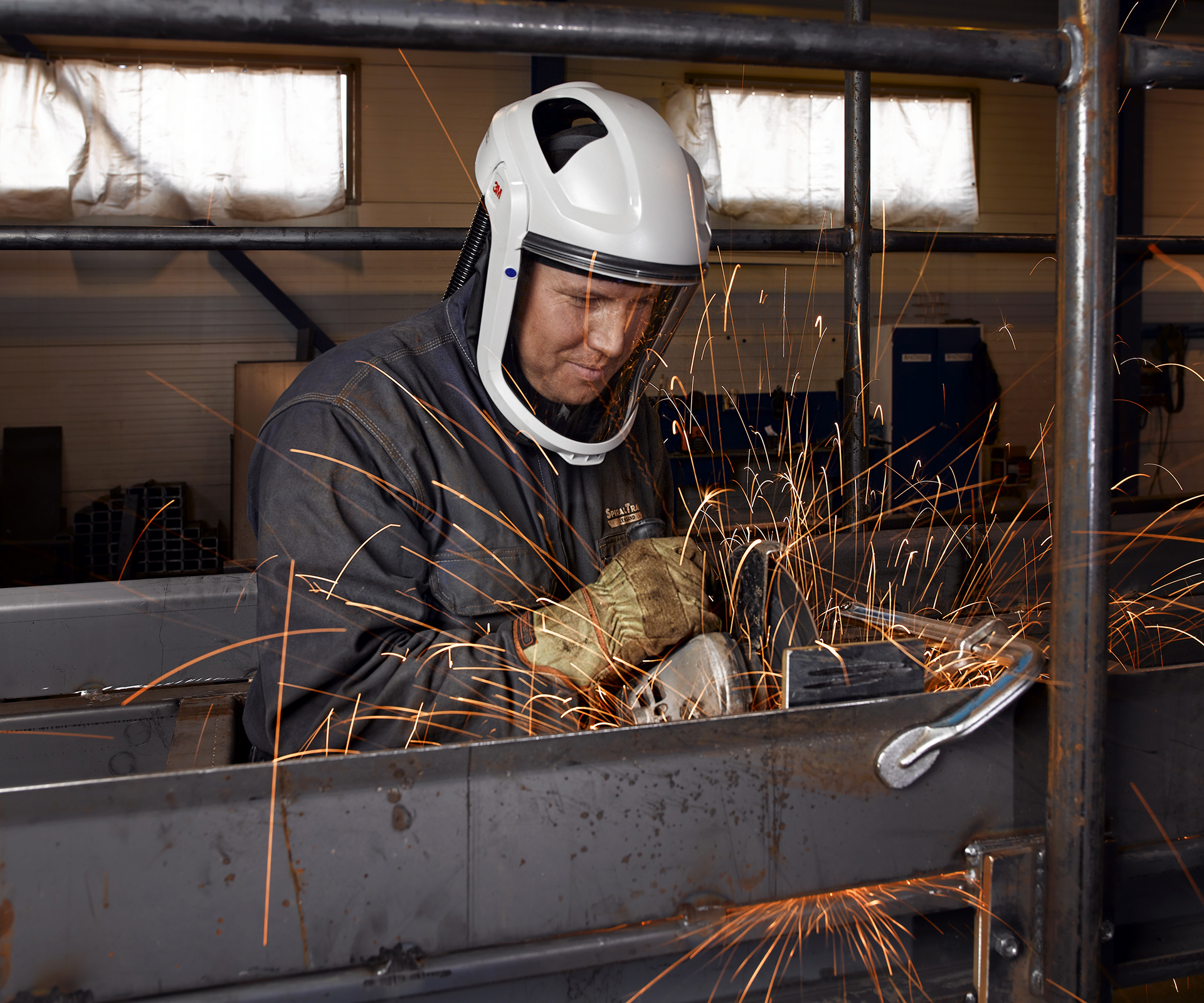 Red dot ，award-winning work，3M brand，Transparent tool helmet，