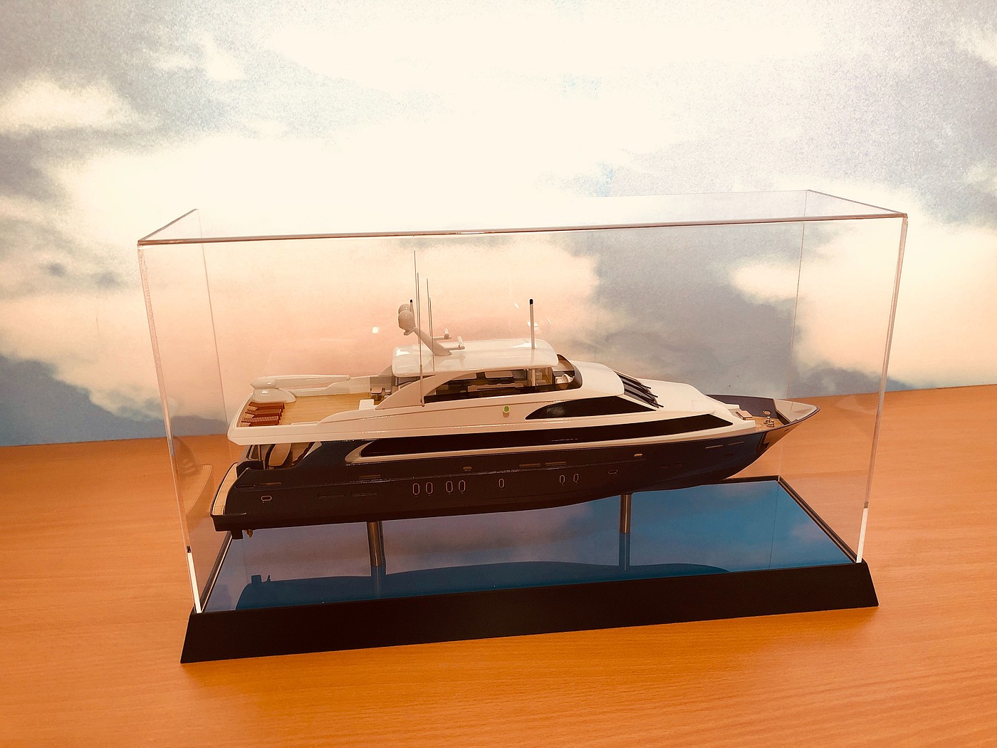 Yacht model，