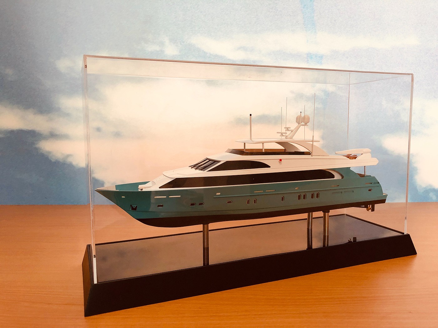 Yacht model，