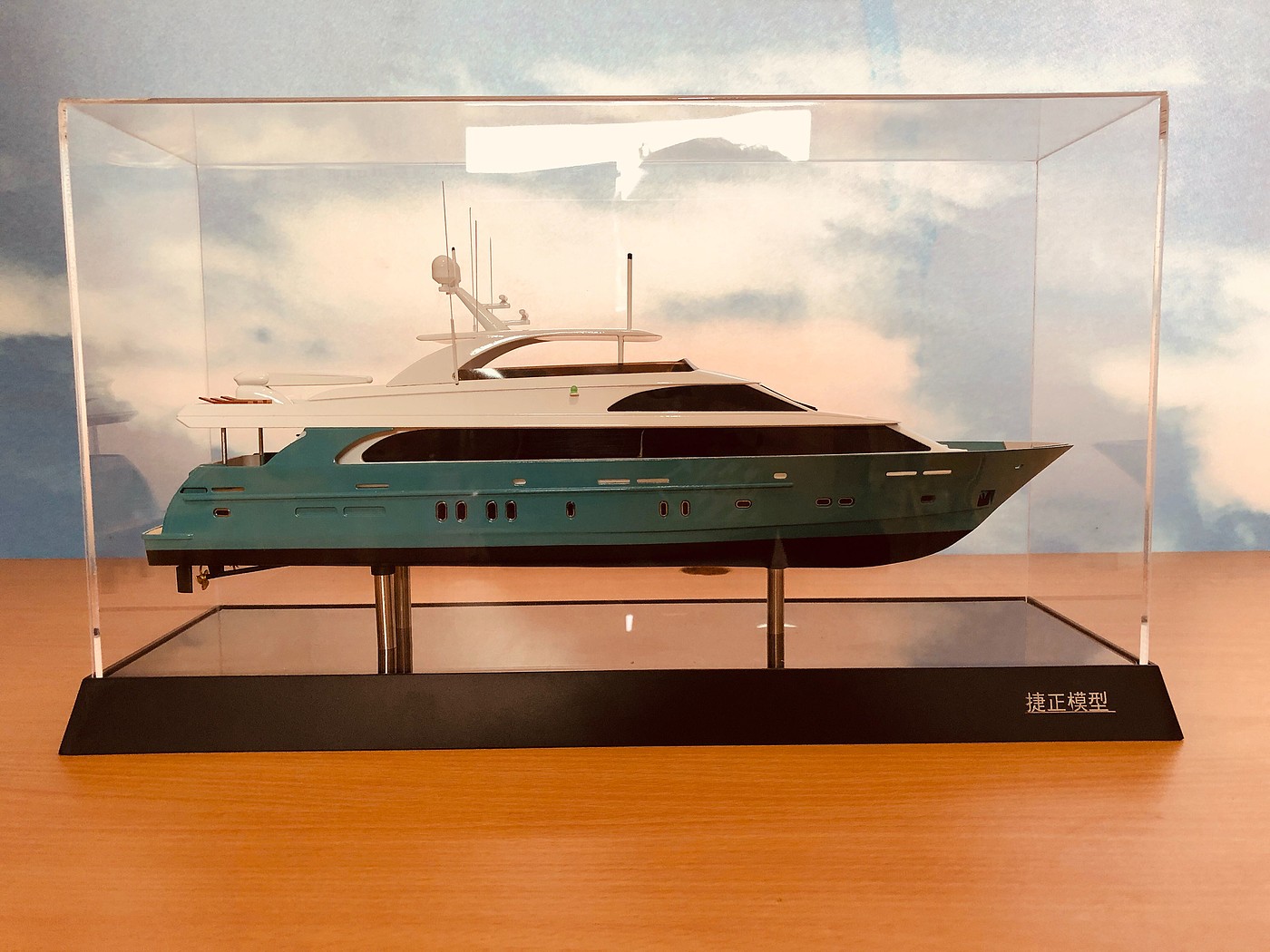 Yacht model，