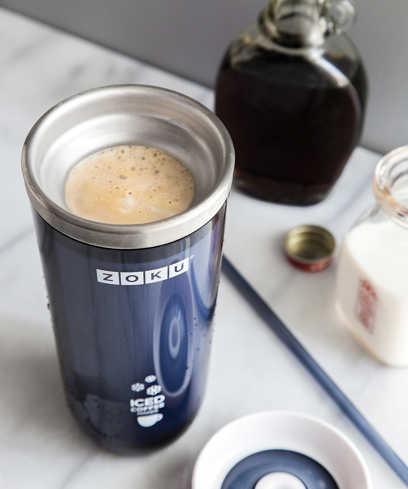 Show，Iced coffee pot，promote，New experience，coffee cup，container，