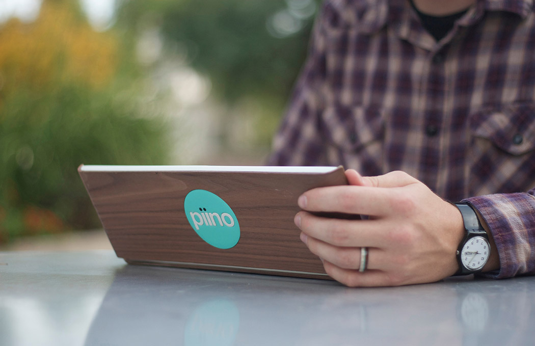 Music synthesizer，portable，Foldable，Solid wood appearance，pino，