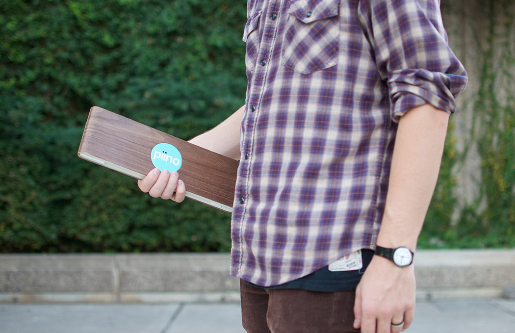 Music synthesizer，portable，Foldable，Solid wood appearance，pino，