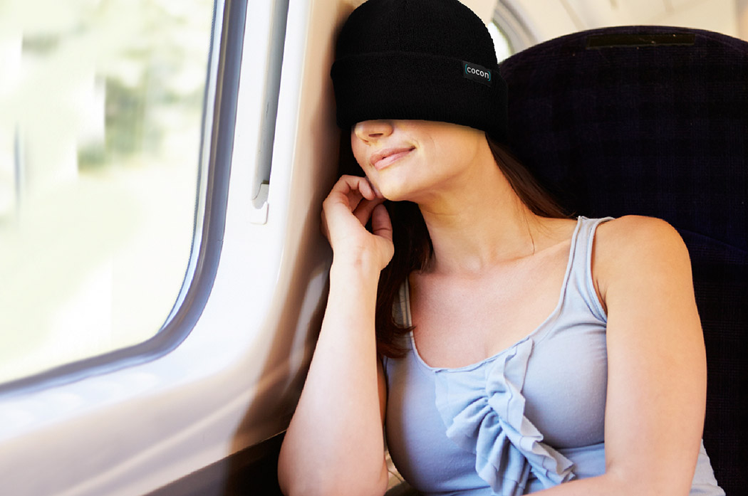 Hat，Intelligent device，wearable devices ，Built in LED，Built in headphones，App control，